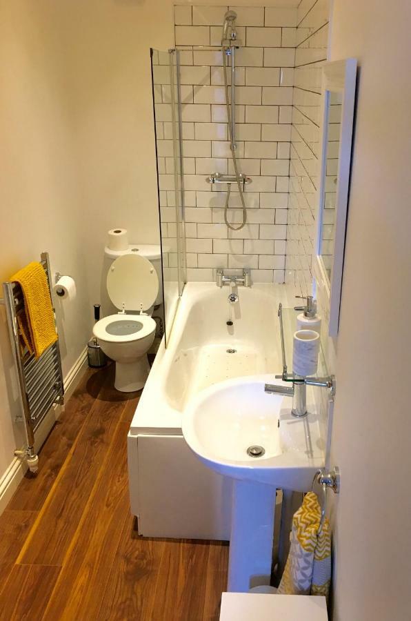 Number One Apartment เวเทอร์บี ภายนอก รูปภาพ